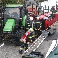 Technische Übung - PKW gegen Traktor
